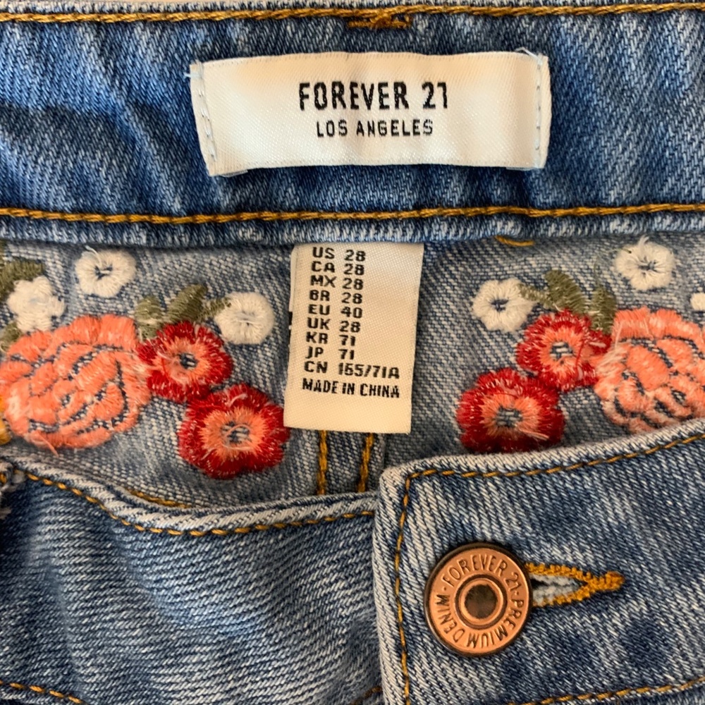 Forever 21 Embroidered Cut Offs - Picture 5 of 7